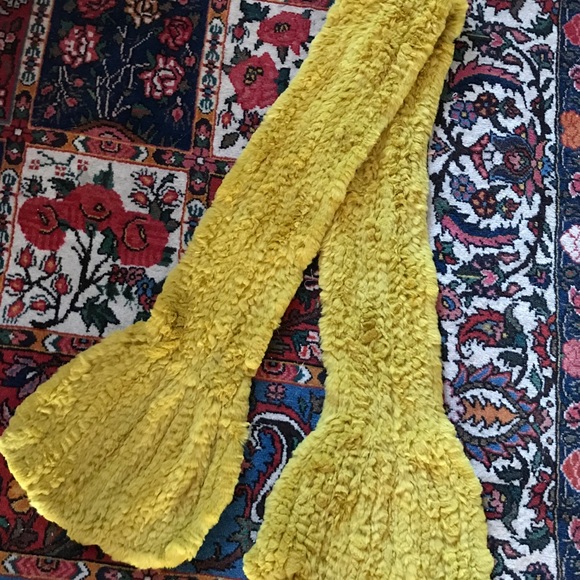 Vintage Fur Knitted Scarf - Picture 2 of 3